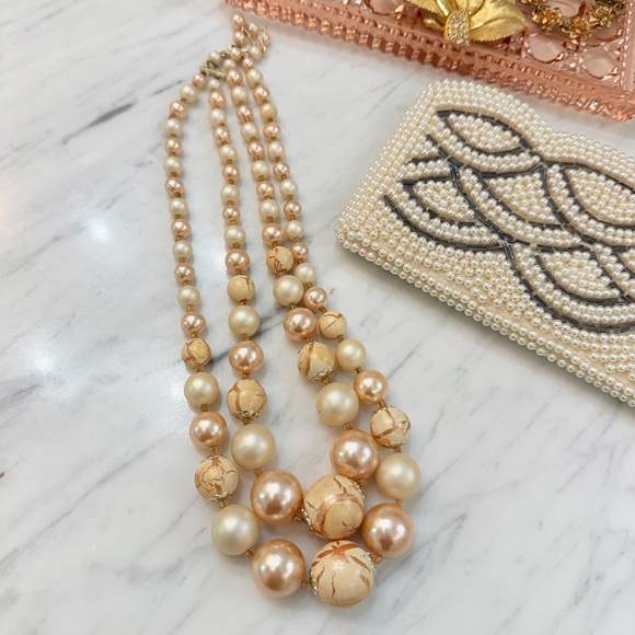 ♥️RESERVED♥️ 1950’s Rhinestone Shoe Straps, Sweater Clip, Beaded Bag, BKE Brooch - Picture 4 of 16